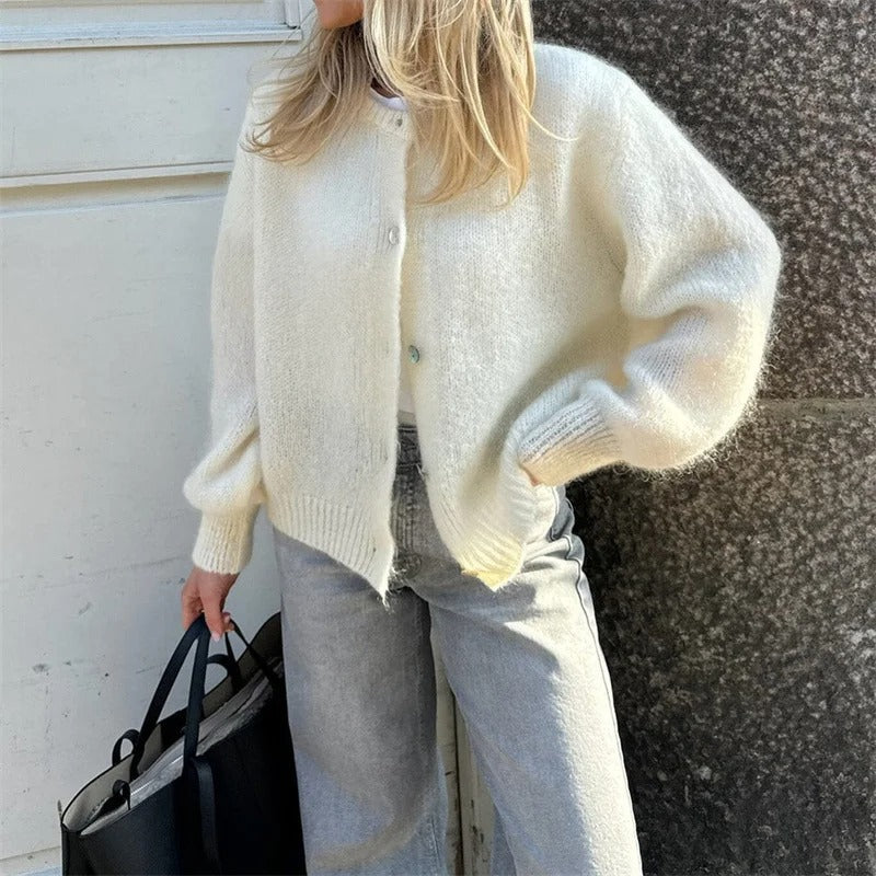 Signe Weiche Oversize-Strickjacke mit Knöpfen und langen Ärmeln