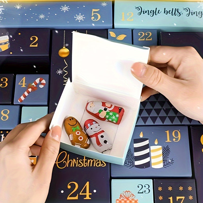 Gør-det-selv adventskalendersæt – 24 fyldbare papæsker med låg og et udvalg af tilbehør til gaveidéer og kreative aktiviteter.