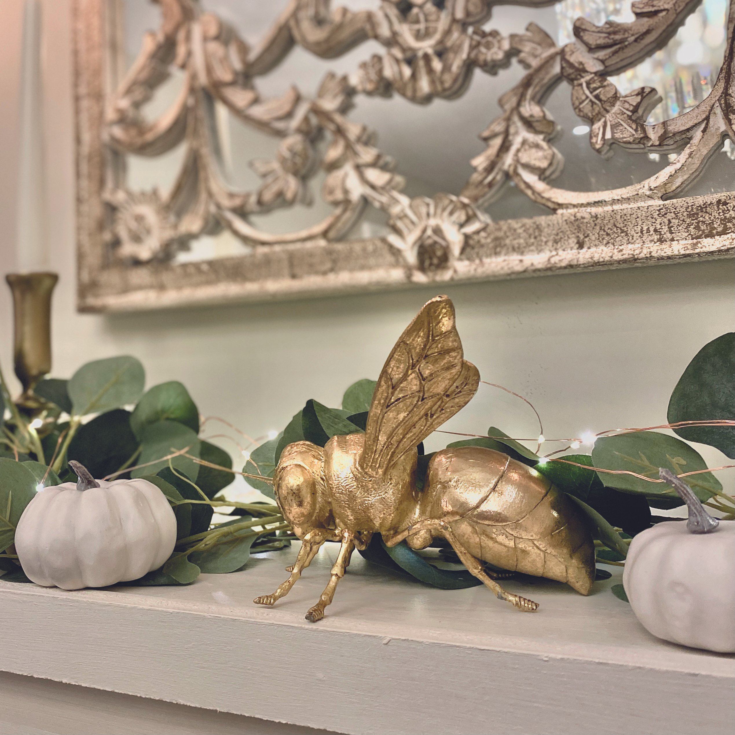 Elegante goldene Bienen Dekoration