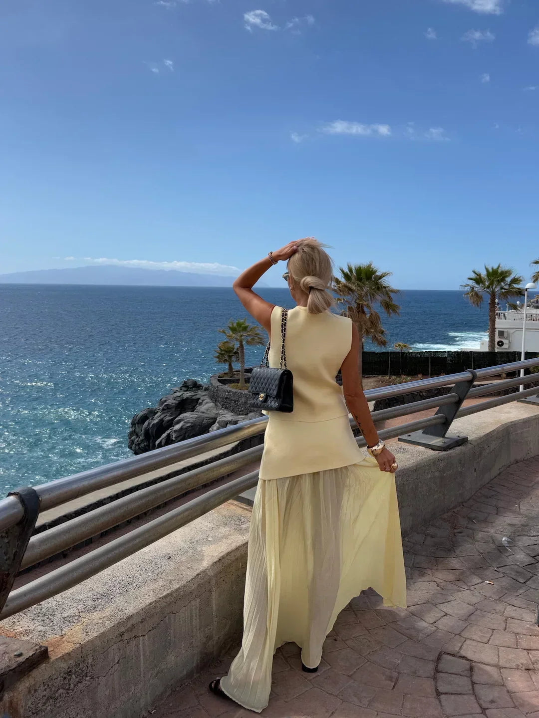 Clara – Elegantes Set mit Top und Rock