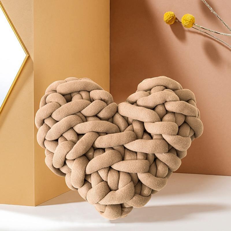 LoveTwist - Herzförmiges Strickkissen