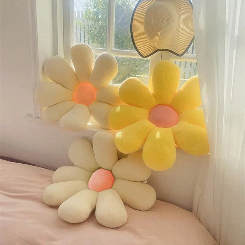 FloraNest | Elegantes blüteninspiriertes Kissen