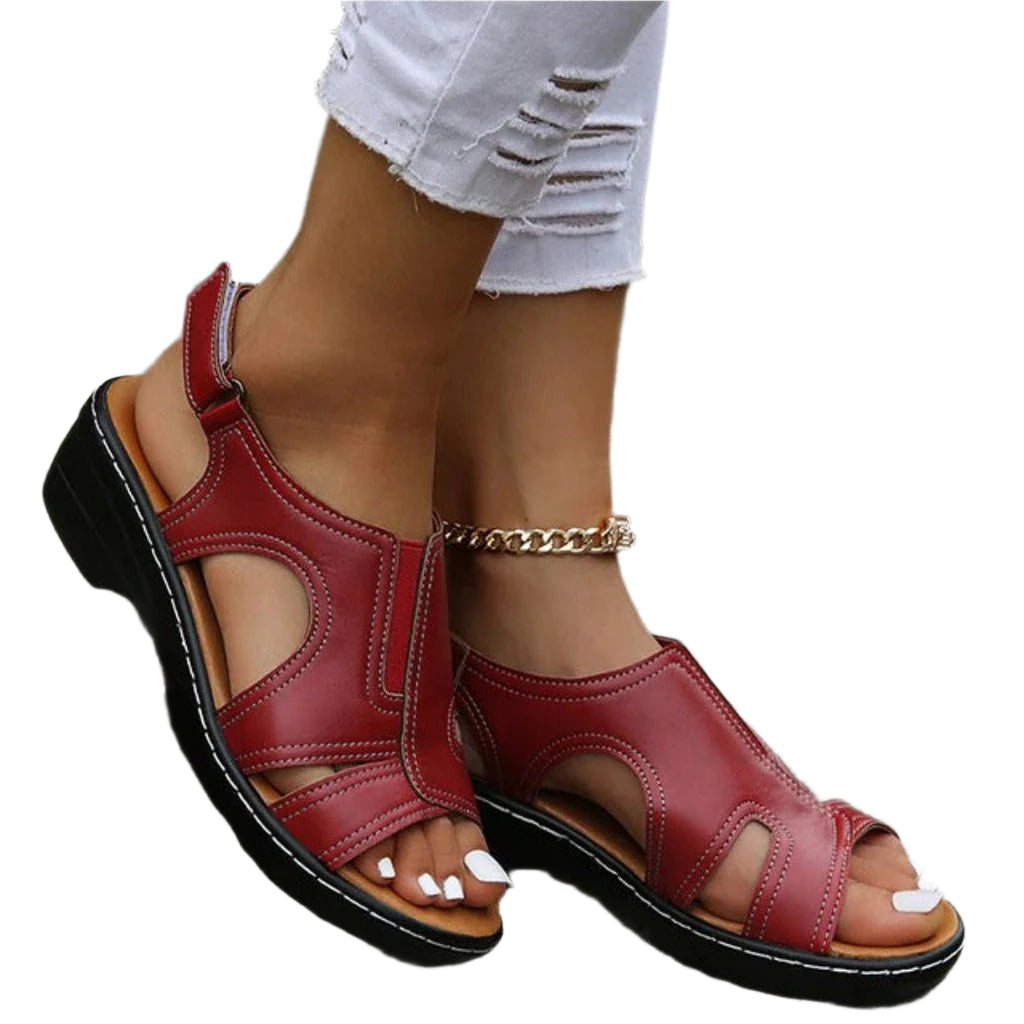 Nathalie - Elegante Sandalen mit Ausschnitten und Niedrigem Keilabsatz