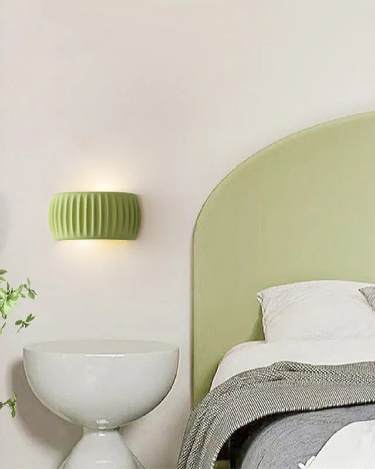 Lumavéa - Elegante Wandleuchte - mit künstlerischer welliger Silhouette