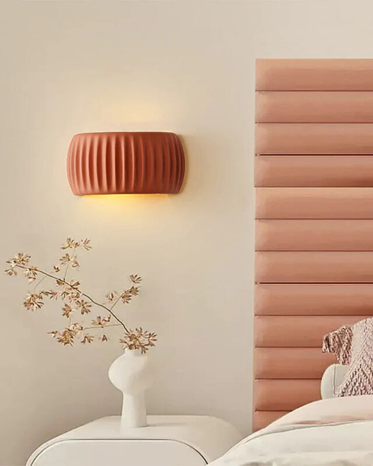 Lumavéa - Elegante Wandleuchte - mit künstlerischer welliger Silhouette