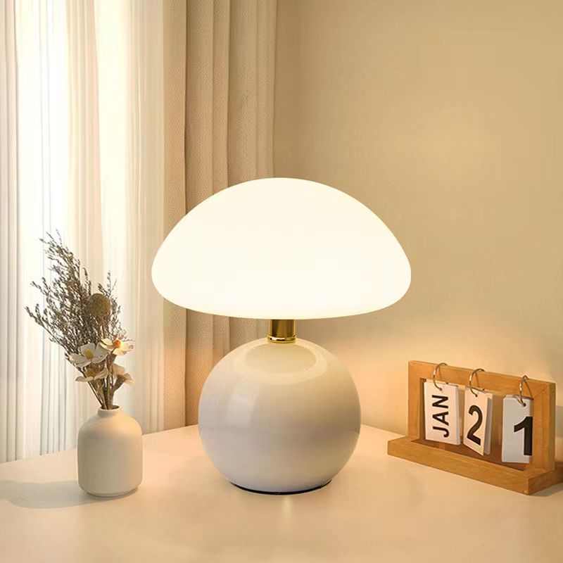 MushGlow – Paddeformige Tischlampe im eleganten Design