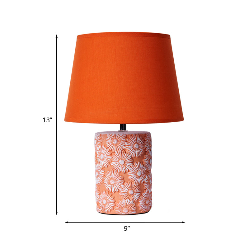 Maravira – Konische Trommel-Naturlampe mit rustikalem Sonnenblumen-Fuß
