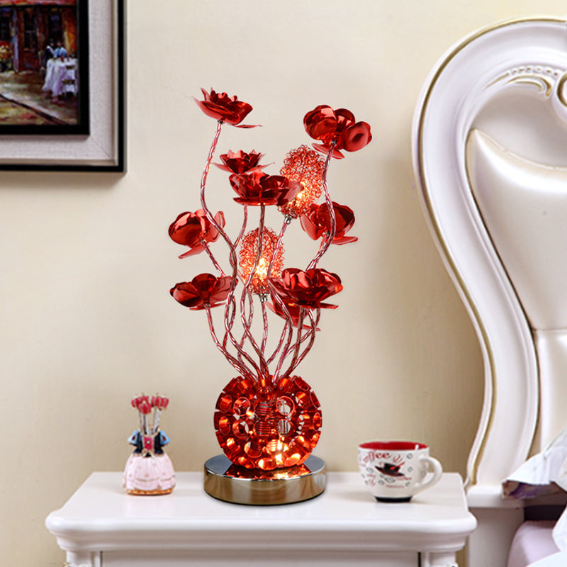 Curverose – Stilvolle rote Rosen-LED-Tischlampe