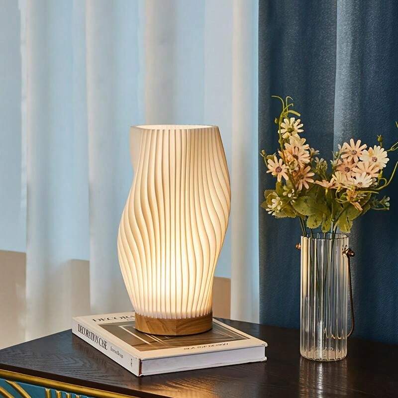 WaveLume – Moderne geknöpfte Tischlampe mit skulpturalem Design
