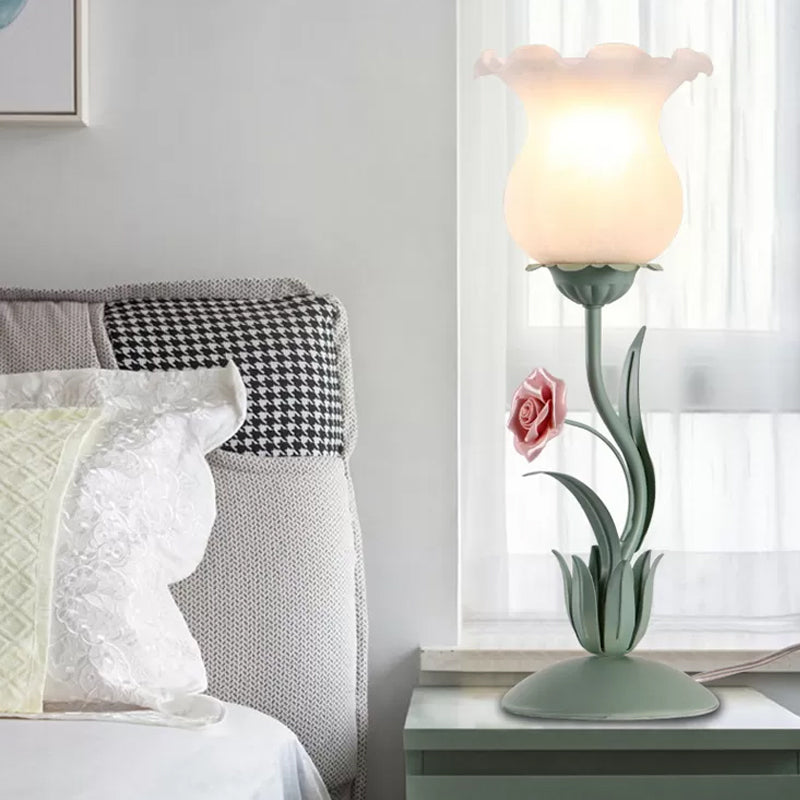 Florvia – Have-inspirierte Tischlampe aus mattiertem Glas