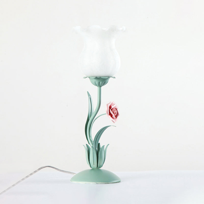 Florvia – Have-inspirierte Tischlampe aus mattiertem Glas
