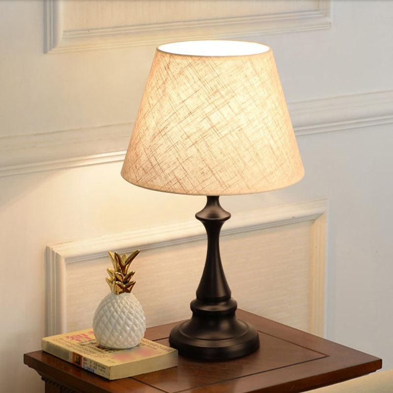 AetherGlow - Moderne Tischlampe