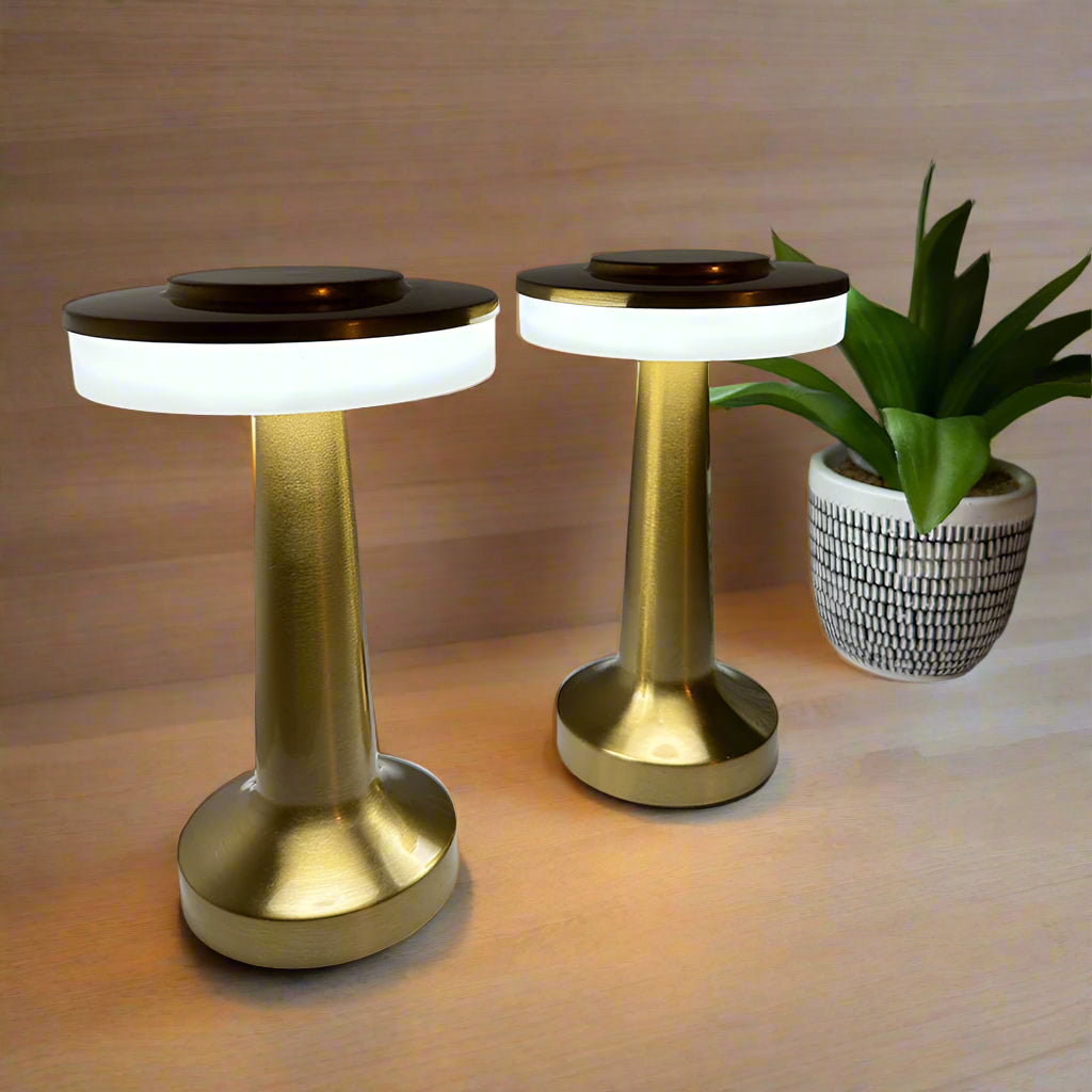 LumaGlow - Minimalistische LED-Tischlampe mit rundem Oberteil und schlanker konischer Basis