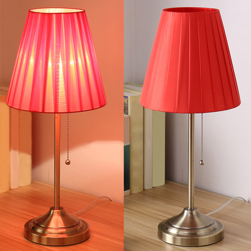 AstralGlow - Elegante Stoff Empire Shade Tischlampe mit Zugkette