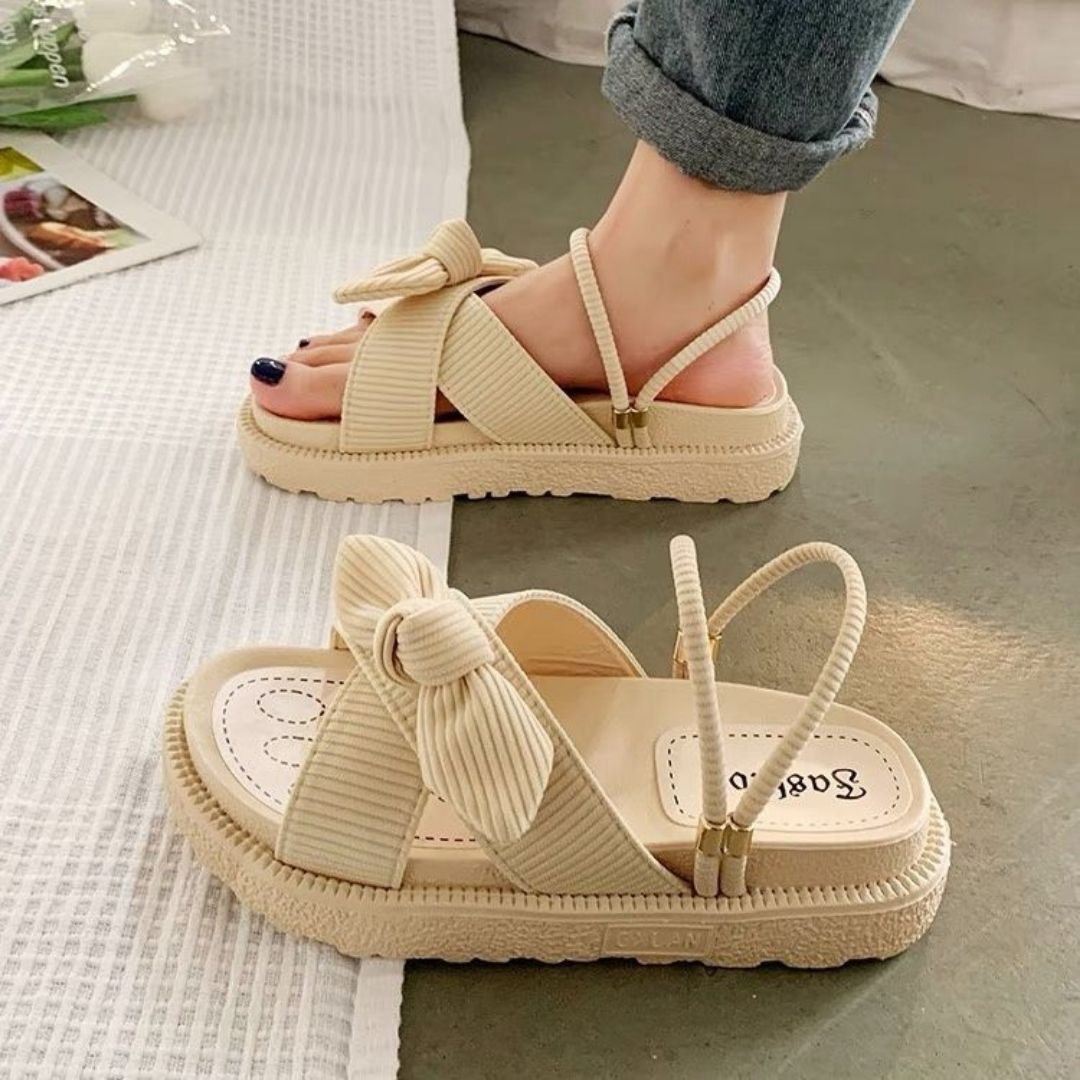 Phoebe - Luxuriöse Wildledersandalen