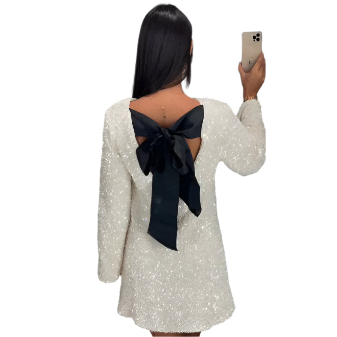 Alette - Glitzernde Eleganz Langarmkleid mit Gedrehtem Banddetail