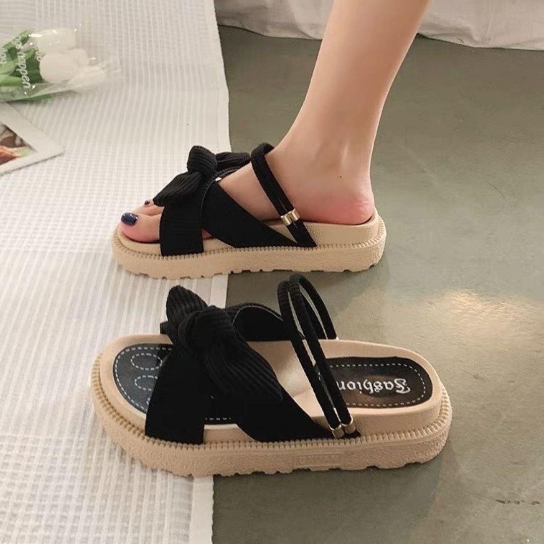 Phoebe - Luxuriöse Wildledersandalen