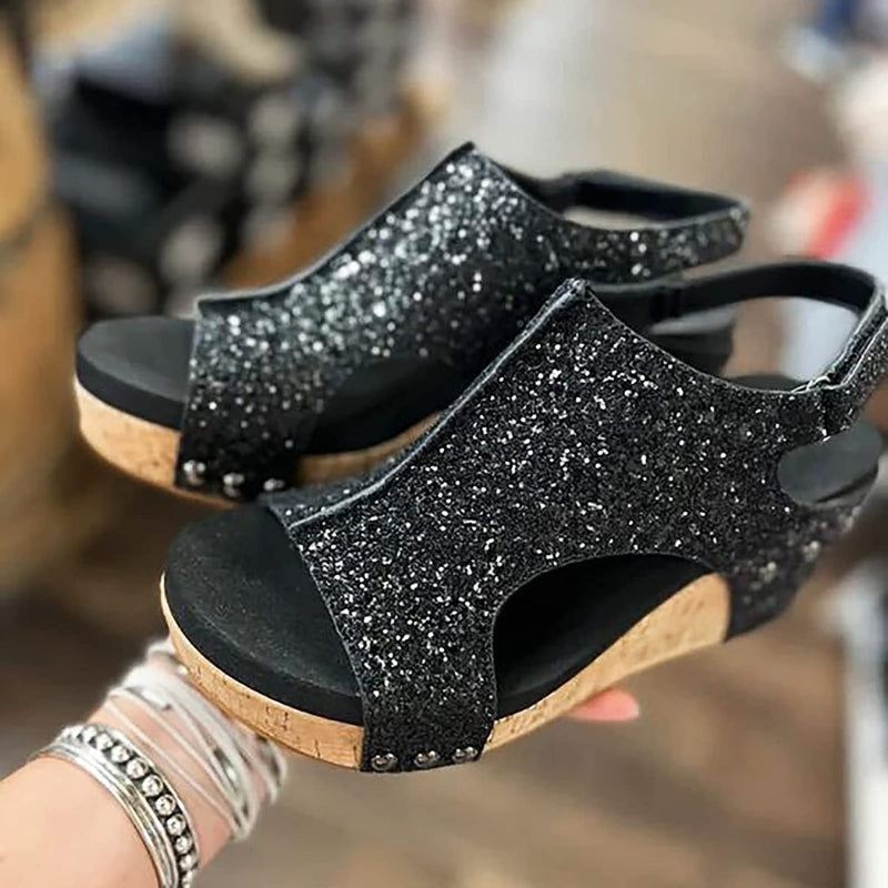 Jasmin – Glänzende Keilabsatz-Sandalen für den Sommer