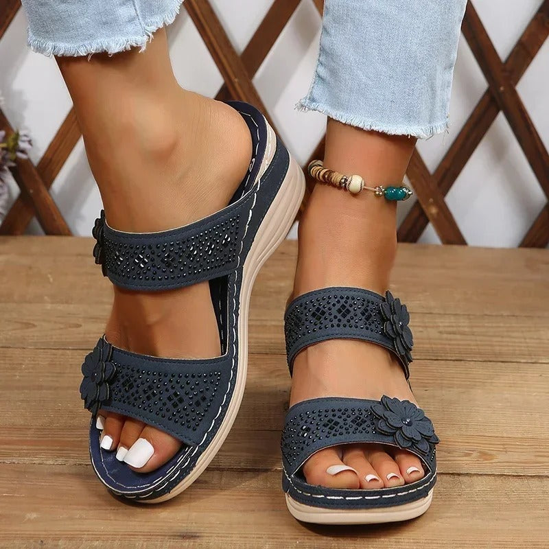 Bella - Elegante blühende Sandalen