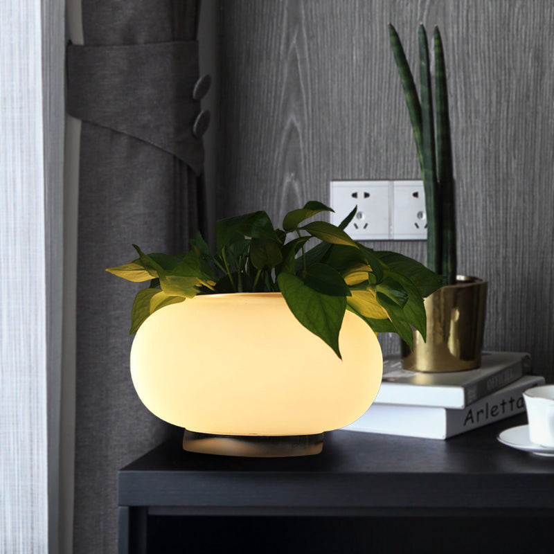 Elysian - Ovale Glas-LED-Tischlampe mit grünen Akzenten