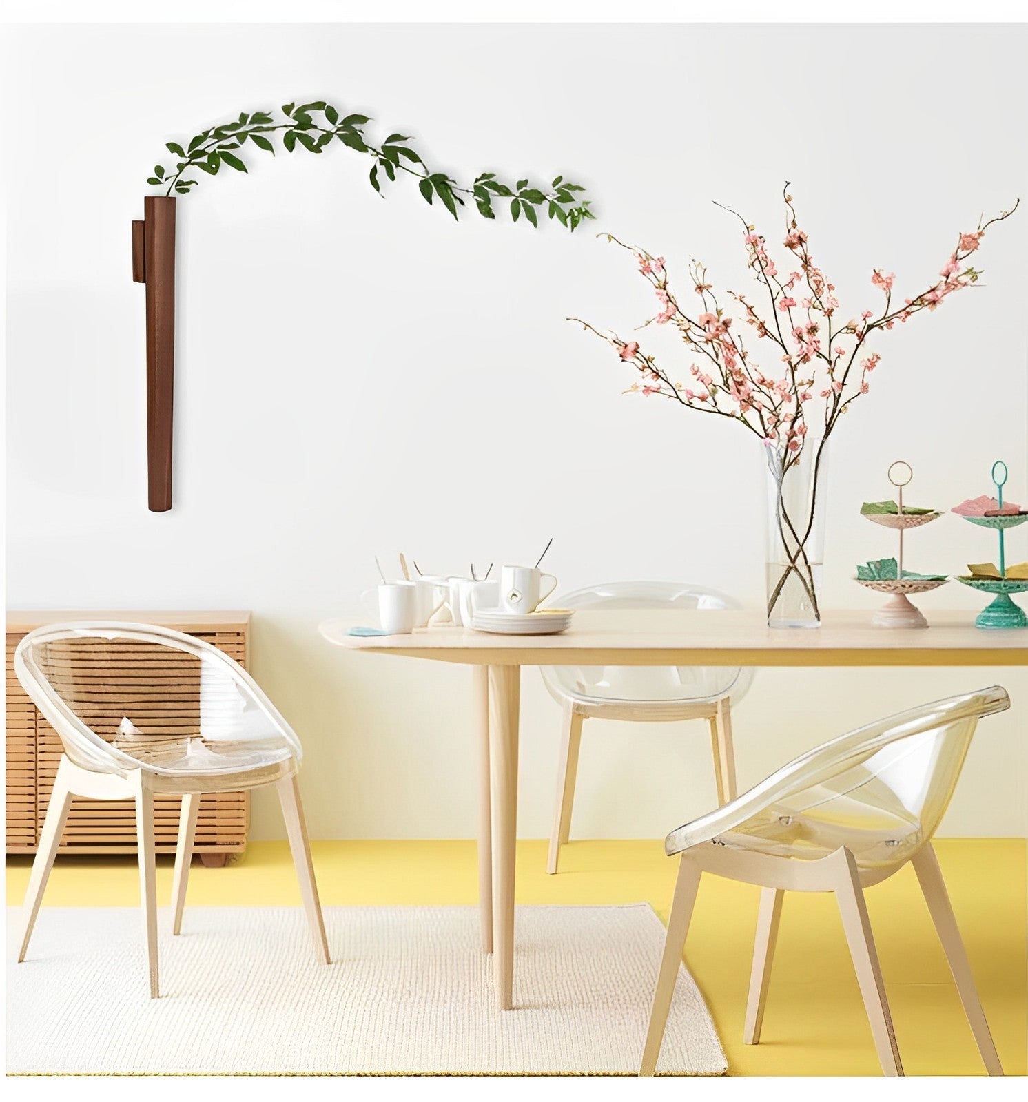 FloraFrame – Minimalistischer Wandvase aus Holz