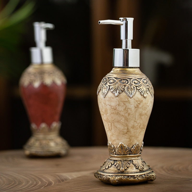 Astrid – Eleganter Seifenspender mit zeitlosem Design