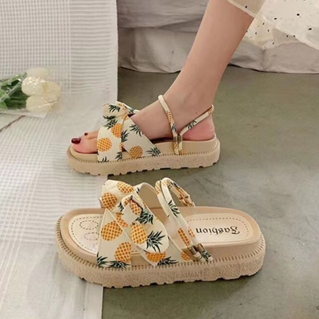 Phoebe - Luxuriöse Wildledersandalen