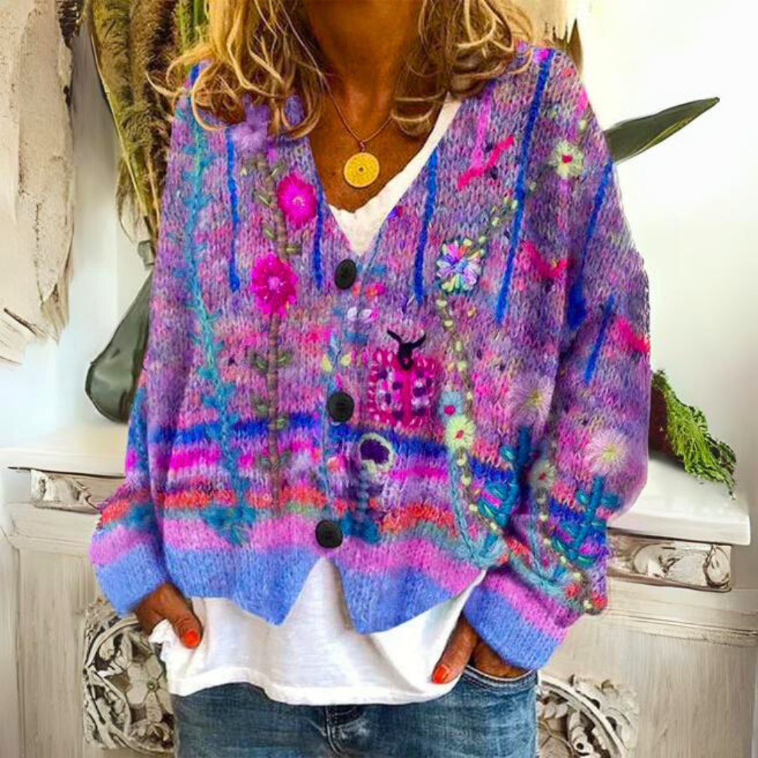 Leonie – Strickweste mit Blumenmuster