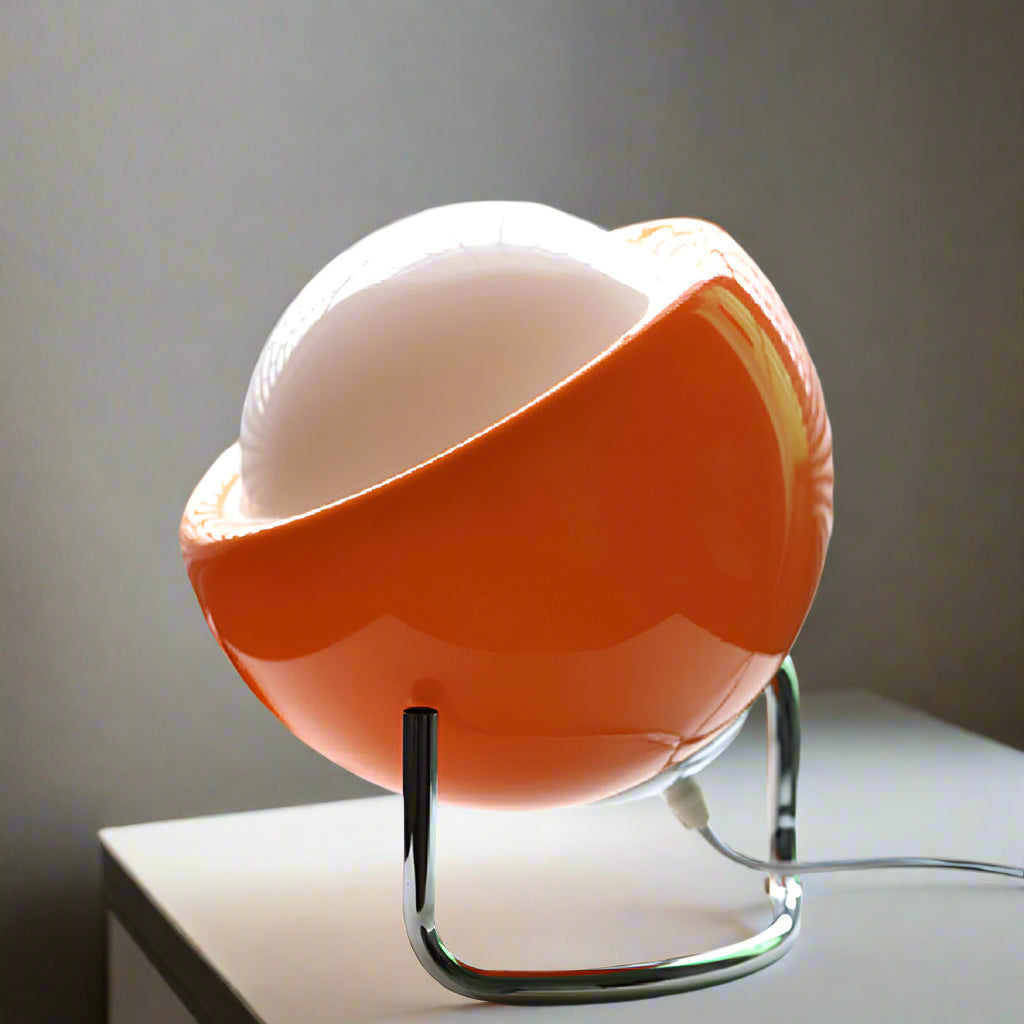 LumoOrb - Tischlampe im Mid-Century-Modern-Stil mit orangefarbenem Kugelschirm