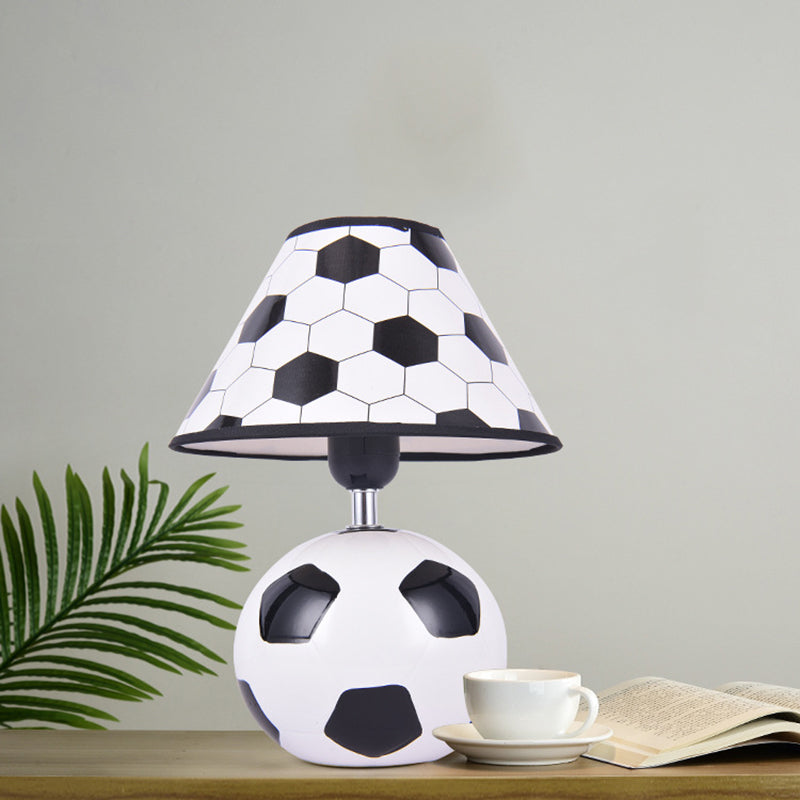 StrikerShade – Fußball keramische Schreibtischlampe