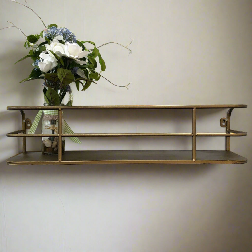 VersaRack – Minimalistisches Wandregal mit Metallrahmen