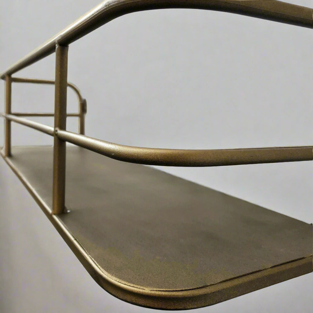 VersaRack – Minimalistisches Wandregal mit Metallrahmen