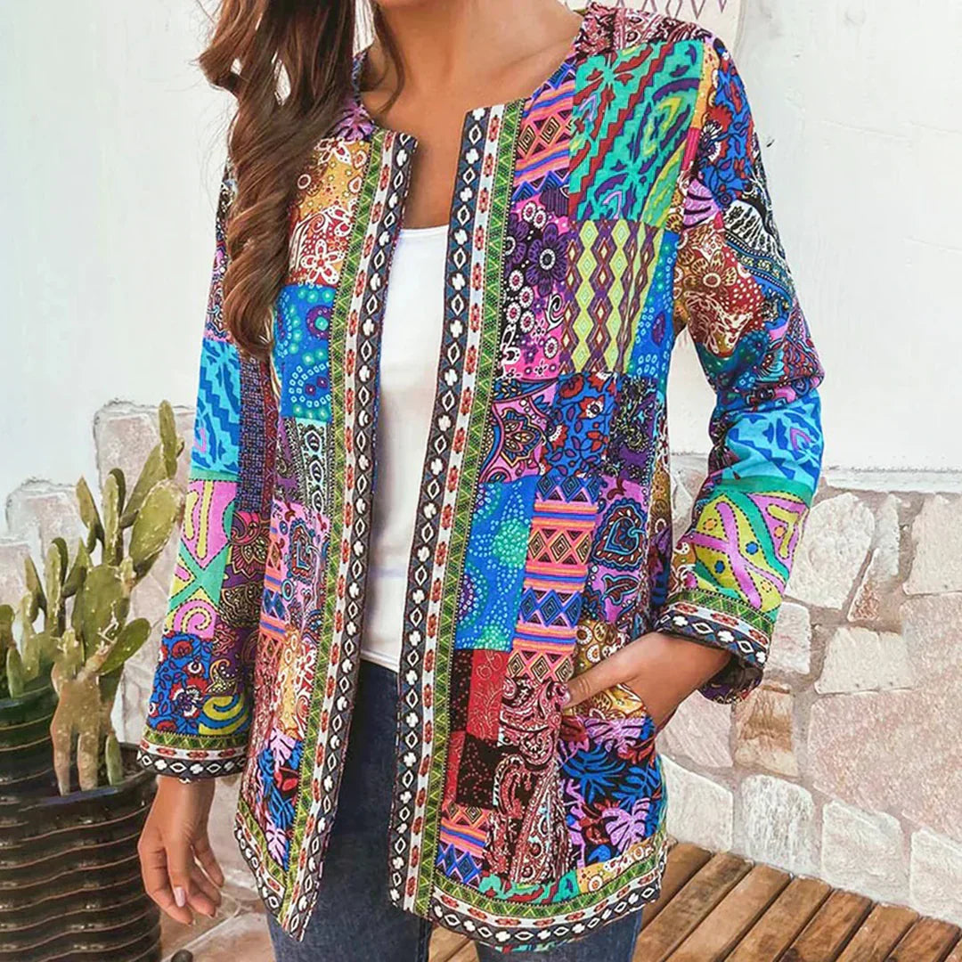 Nora – Klassische Strickjacke mit Rundhalsausschnitt