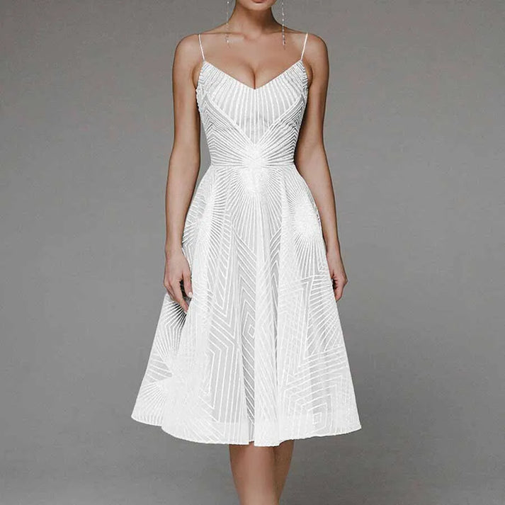 Mandy - Stilvolle Kleid mit offenem Rücken