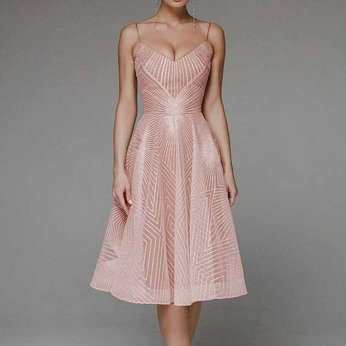 Mandy - Stilvolle Kleid mit offenem Rücken