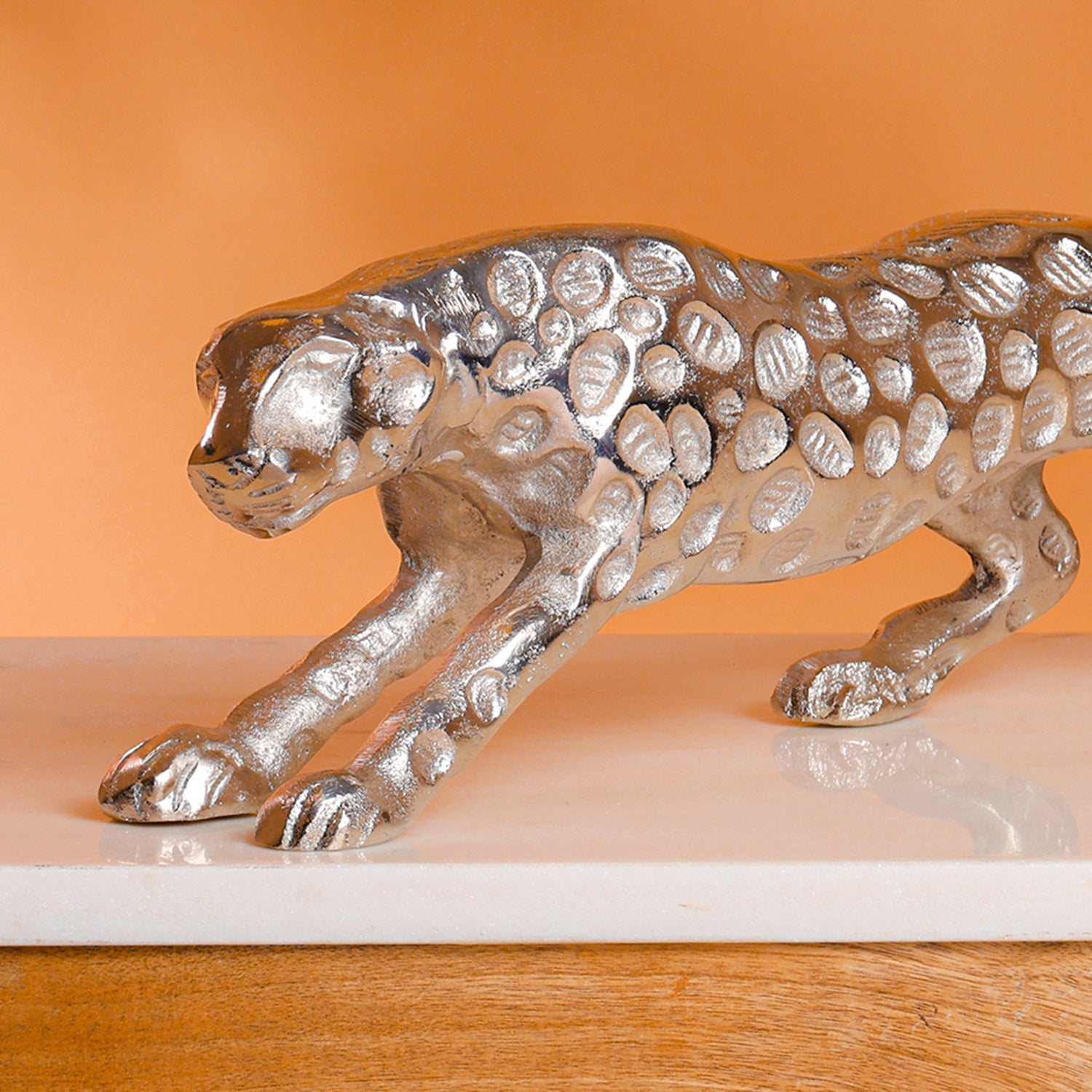 Predessa – Leopardskulptur mit strukturierter Oberfläche
