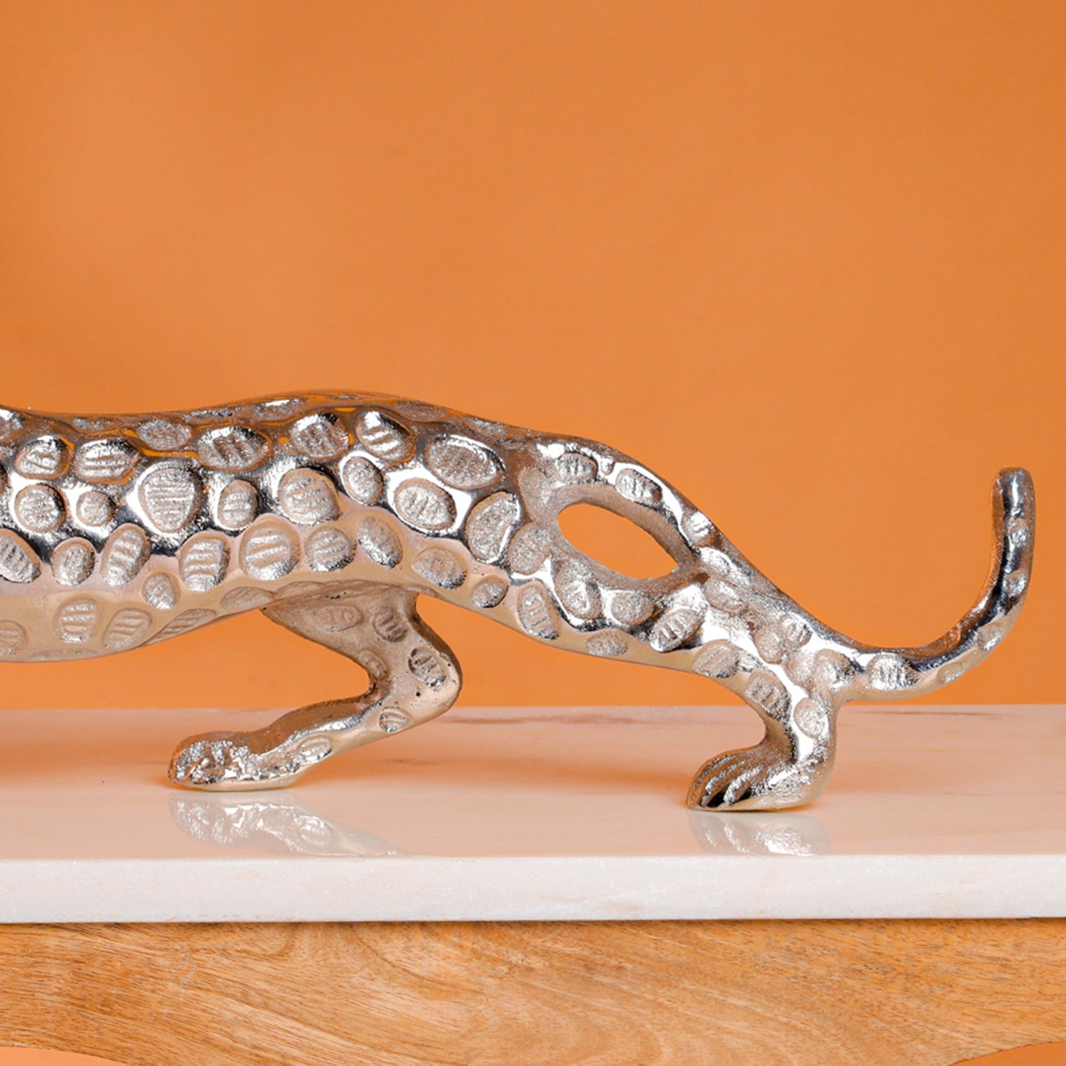Predessa – Leopardskulptur mit strukturierter Oberfläche