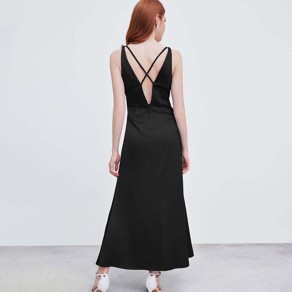 Astrid – Plissierter Maxikleid mit V-Ausschnitt und Seitenschlitz
