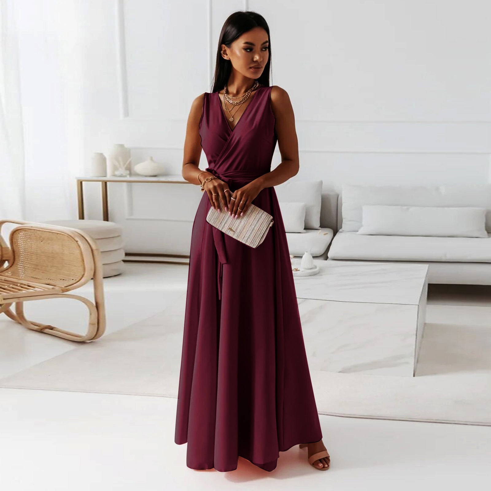 Dana - Einfarbiges langes Kleid mit V-Ausschnitt für Frauen