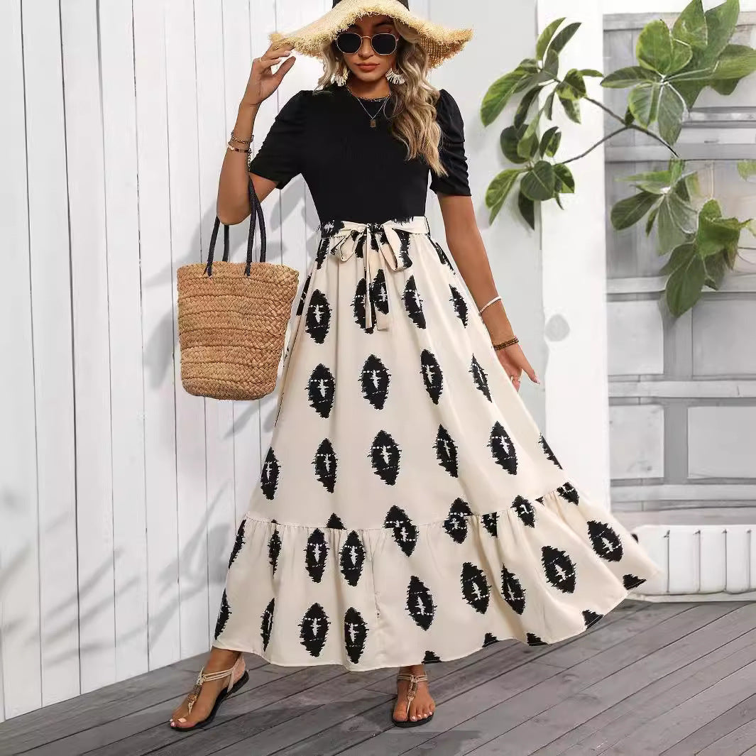 Juvia - geometrischer Druck Puffärmelkleid mit Rüschensaum