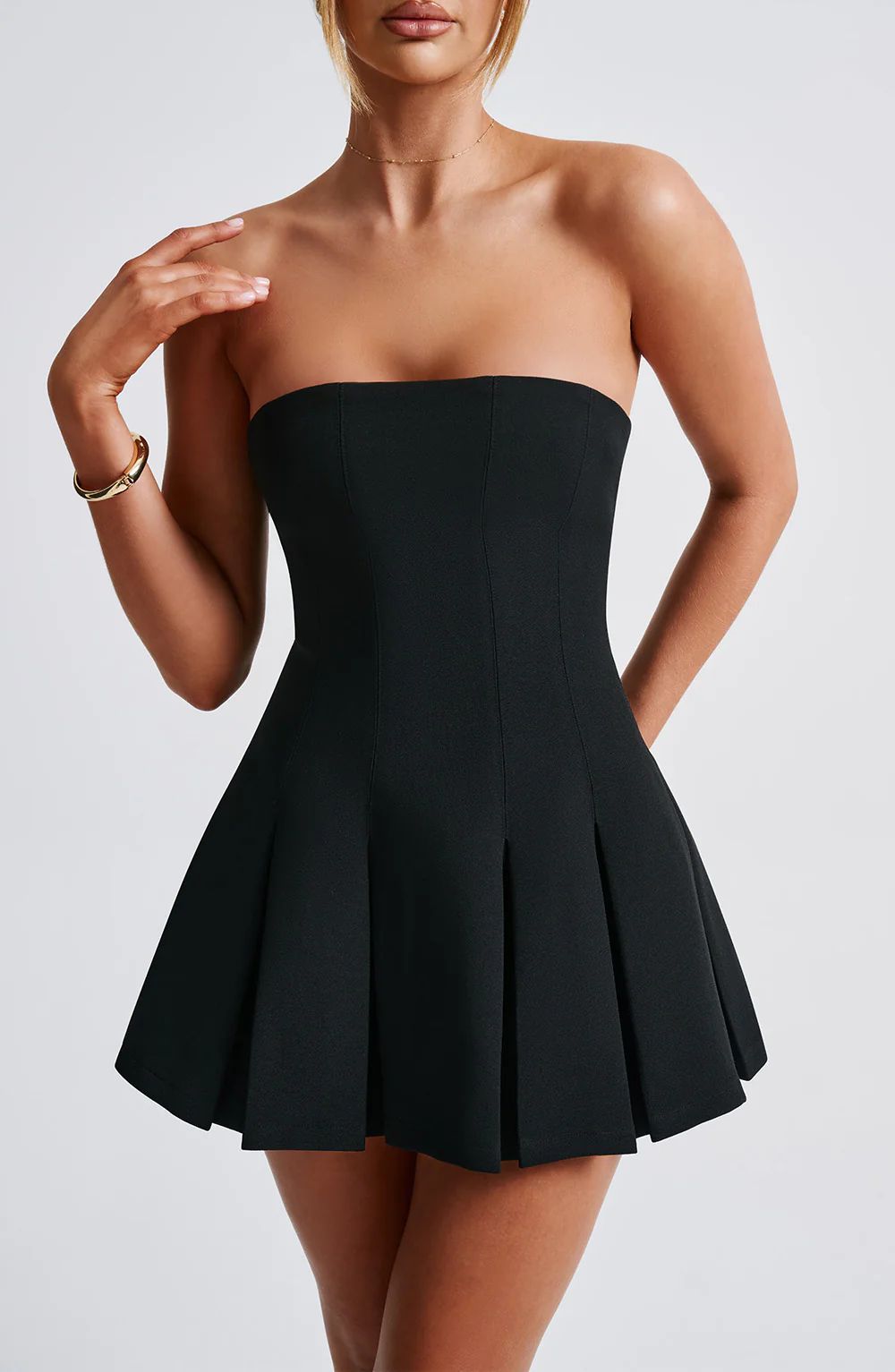 Taina - Trägerloses Minikleid mit A-Linien Schnitt