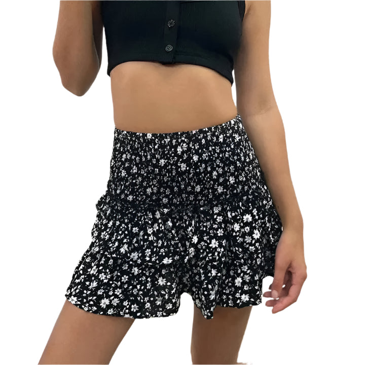 Sofie Blümchen Miniröcke mit Rüschentaille und Rüschenverzierungen