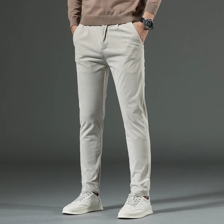 Lucas | Komfortable Chinos aus Cordstoff für Männer