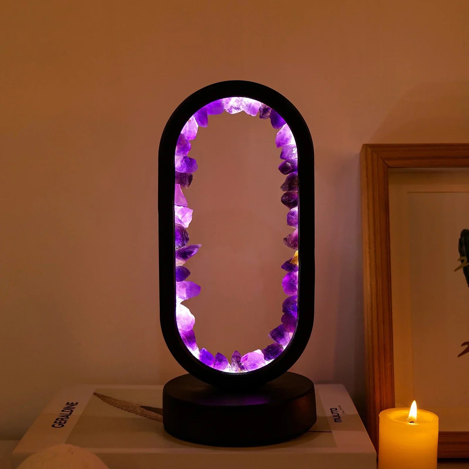 AmethystGlow – Ruhe und moderne Eleganz Ovaler Kristall-LED-Lampe