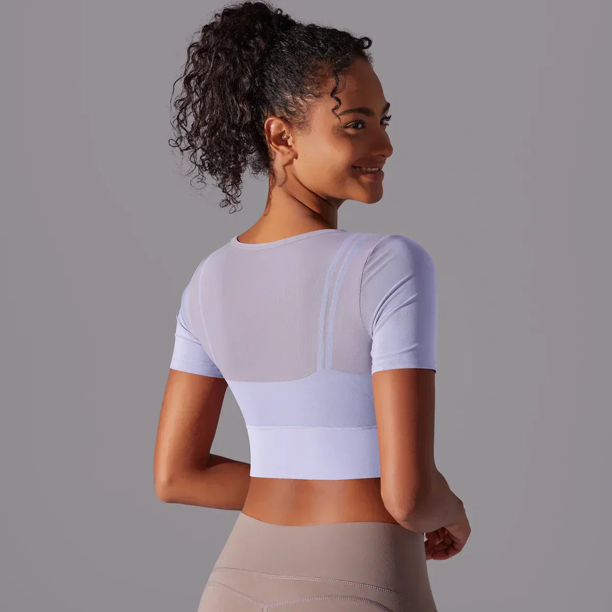 Danielle - Kurzärmliges Sporttop mit Ausschnitt für Frauen