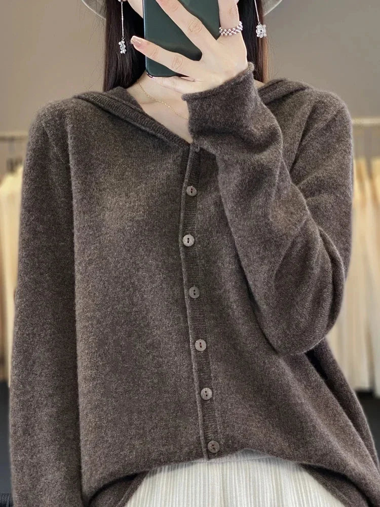 Franziska – Warmer Kaschmir-Strickpullover mit Kapuze und Knopf