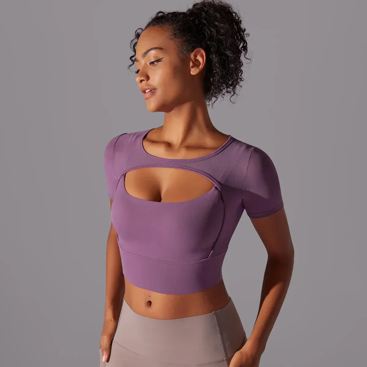 Danielle - Kurzärmliges Sporttop mit Ausschnitt für Frauen
