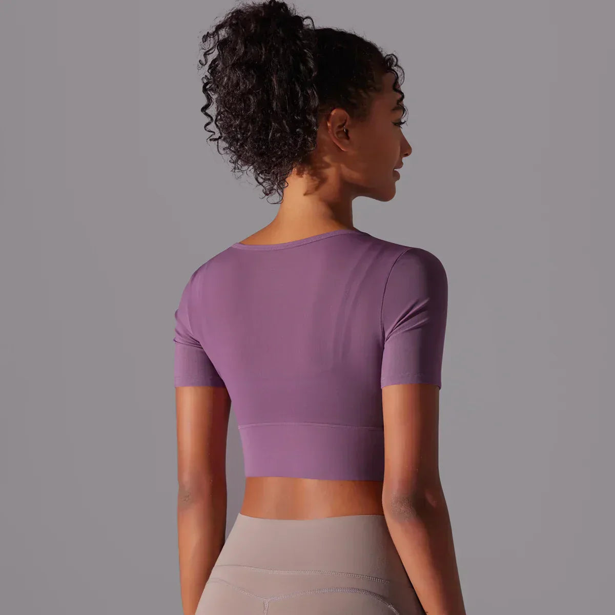 Danielle - Kurzärmliges Sporttop mit Ausschnitt für Frauen
