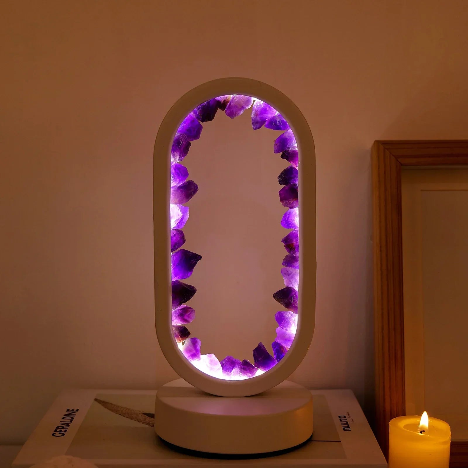 AmethystGlow – Ruhe und moderne Eleganz Ovaler Kristall-LED-Lampe
