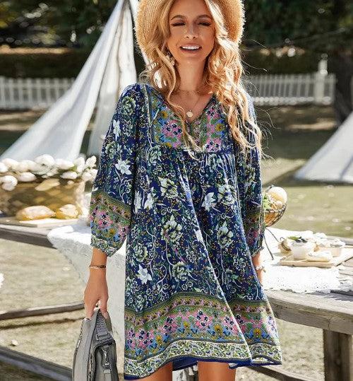 Nadia – Kurzärmliges Boho-Kleid mit Blumenmuster